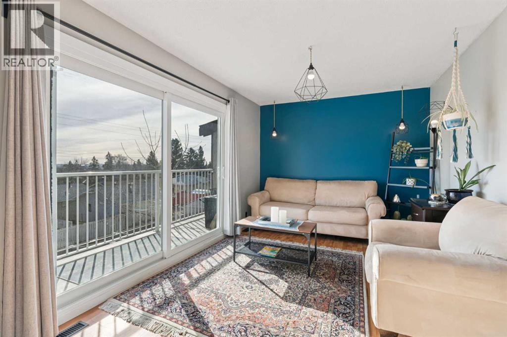 Single Family House for Sale in    Avenue NW Huntington Hills Calgary 