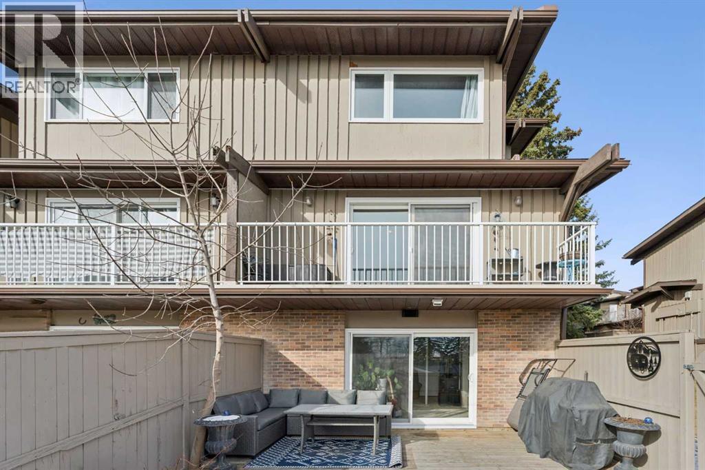 Single Family House for Sale in    Avenue NW Huntington Hills Calgary 