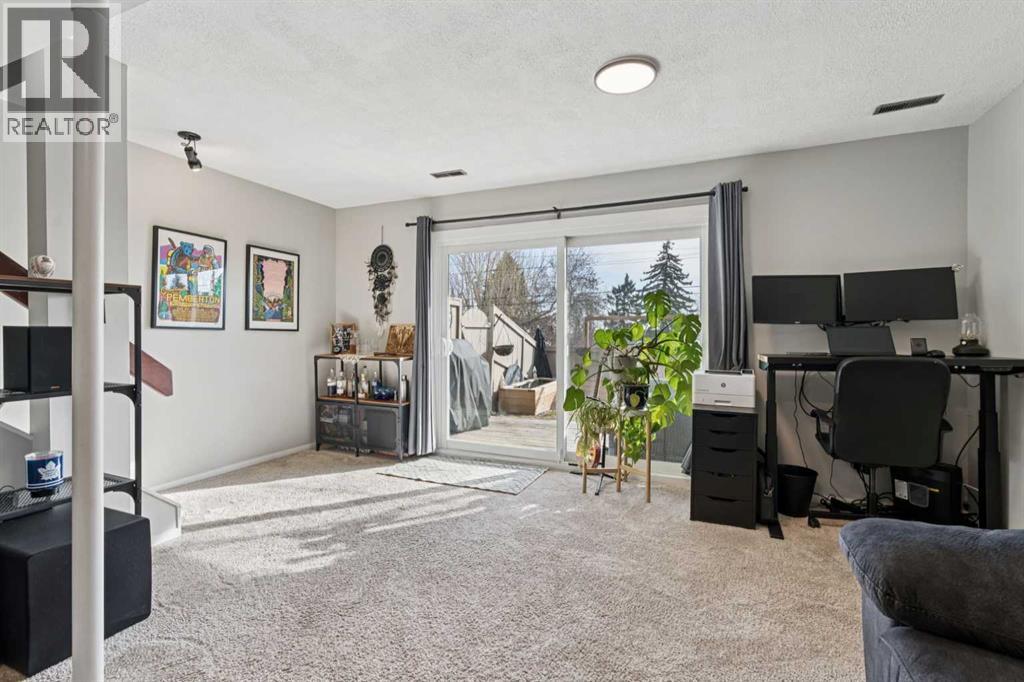 Single Family House for Sale in    Avenue NW Huntington Hills Calgary 