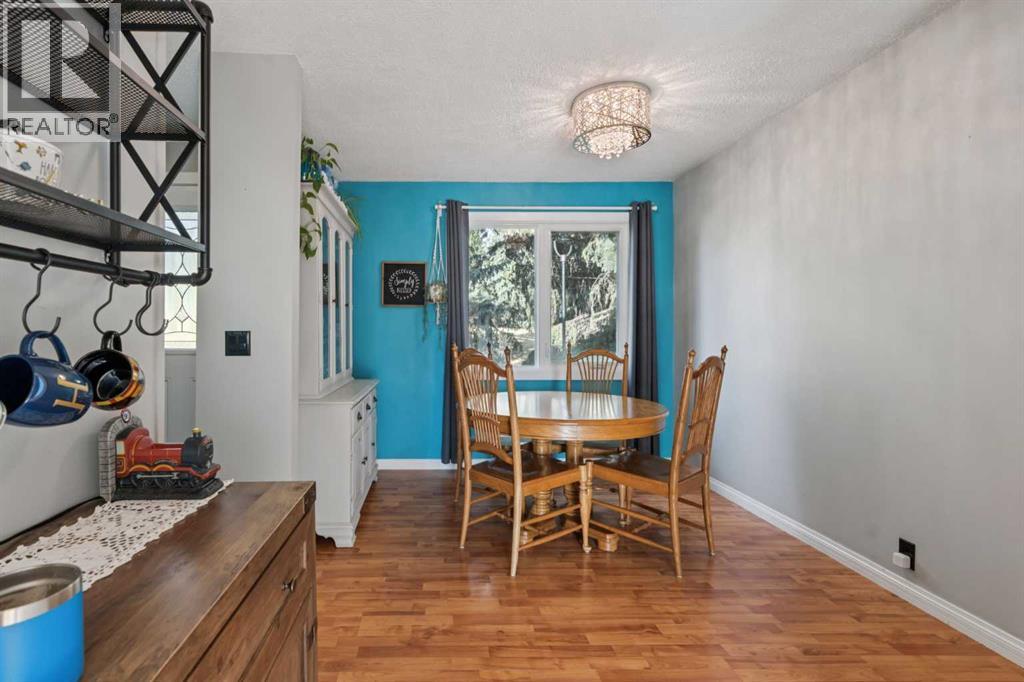 Single Family House for Sale in    Avenue NW Huntington Hills Calgary 