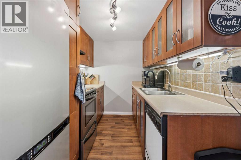 Single Family House for Sale in    Avenue NW Huntington Hills Calgary 