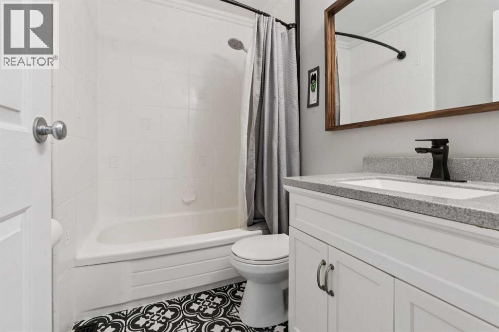 Single Family House for Sale in    Avenue NW Huntington Hills Calgary 