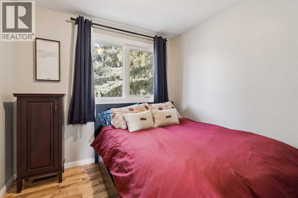 Single Family House for Sale in    Avenue NW Huntington Hills Calgary 