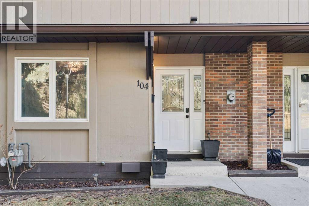 Single Family House for Sale in    Avenue NW Huntington Hills Calgary 