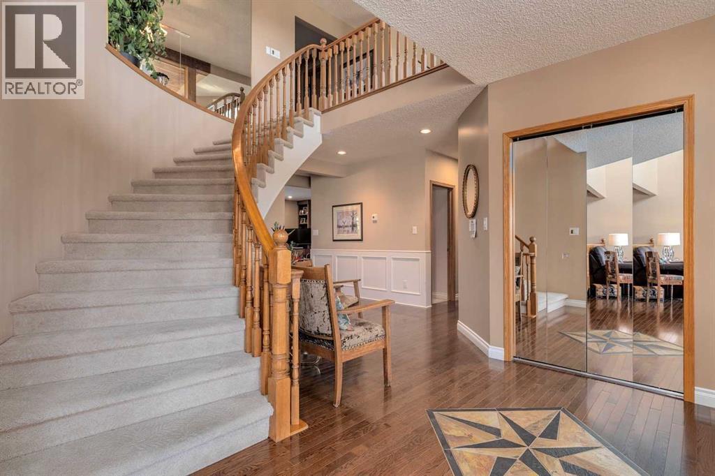 Single Family House for Sale in  Woodacres Drive SW Woodbine Calgary 