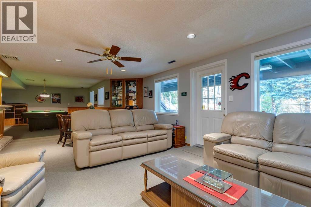 Single Family House for Sale in  Woodacres Drive SW Woodbine Calgary 