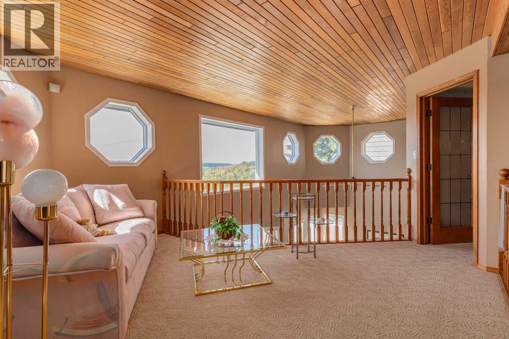 Single Family House for Sale in  Woodacres Drive SW Woodbine Calgary 