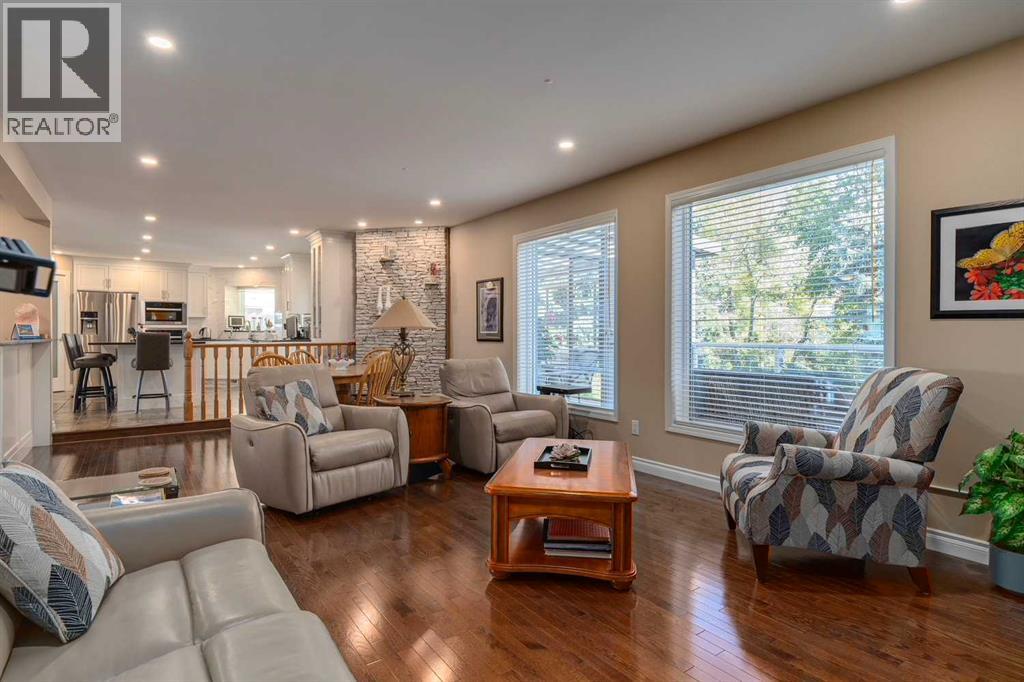 Single Family House for Sale in  Woodacres Drive SW Woodbine Calgary 