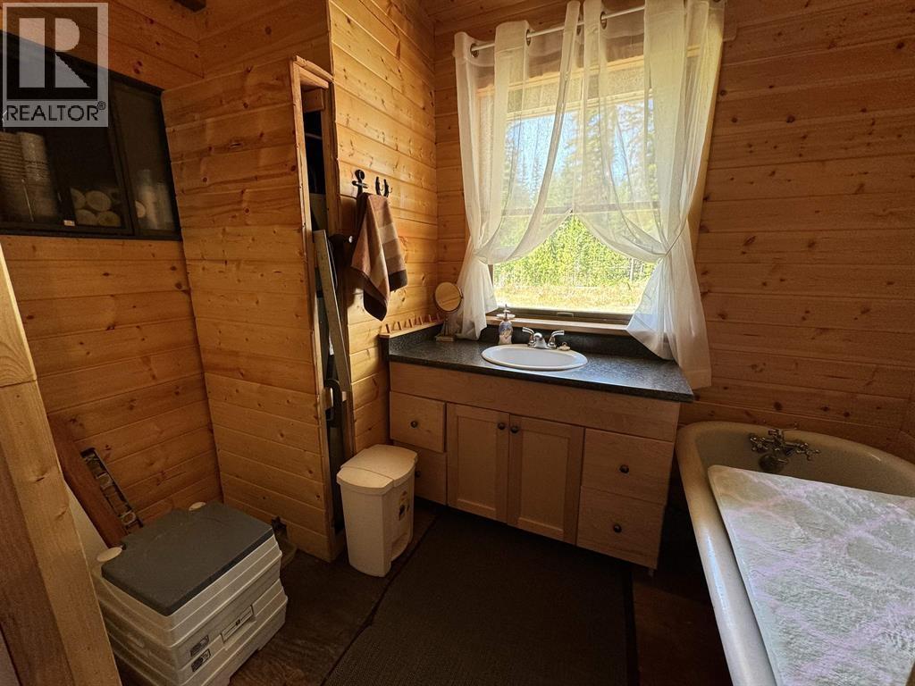 4836 BINNIE ROAD - 11