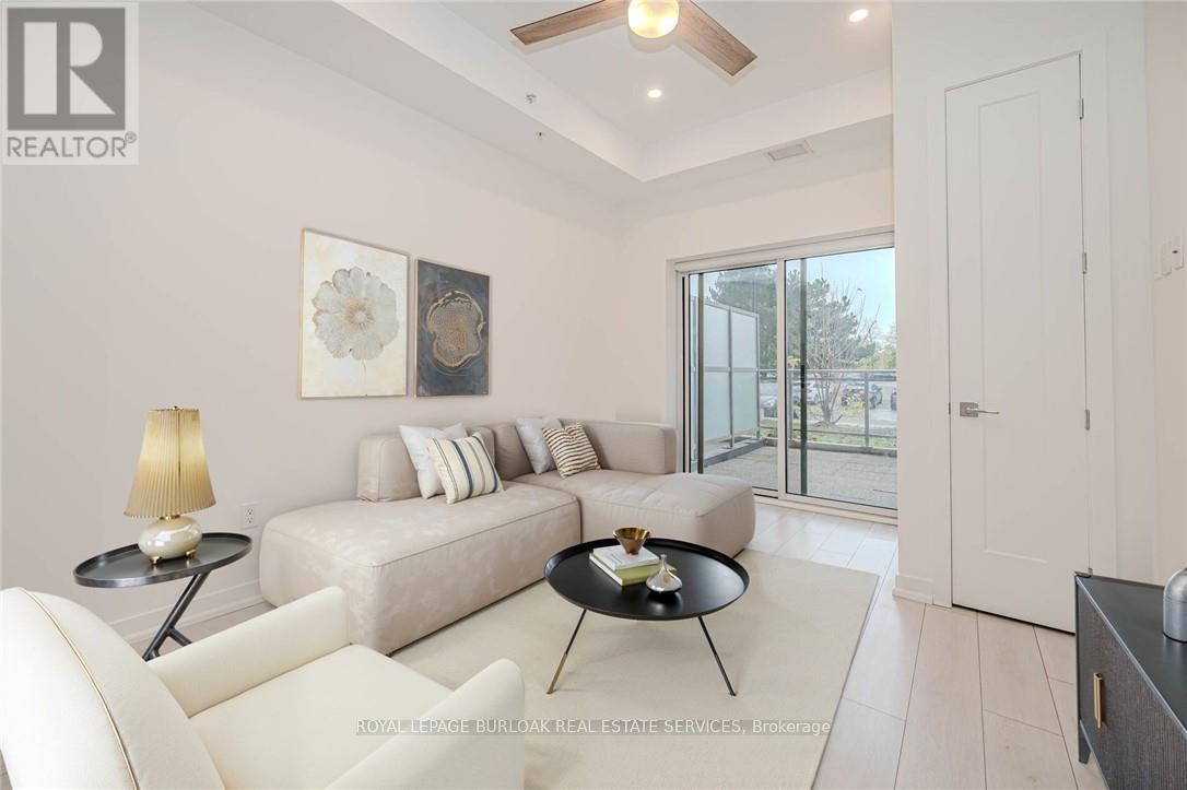 #106 4040 UPPER MIDDLE ROAD - 19