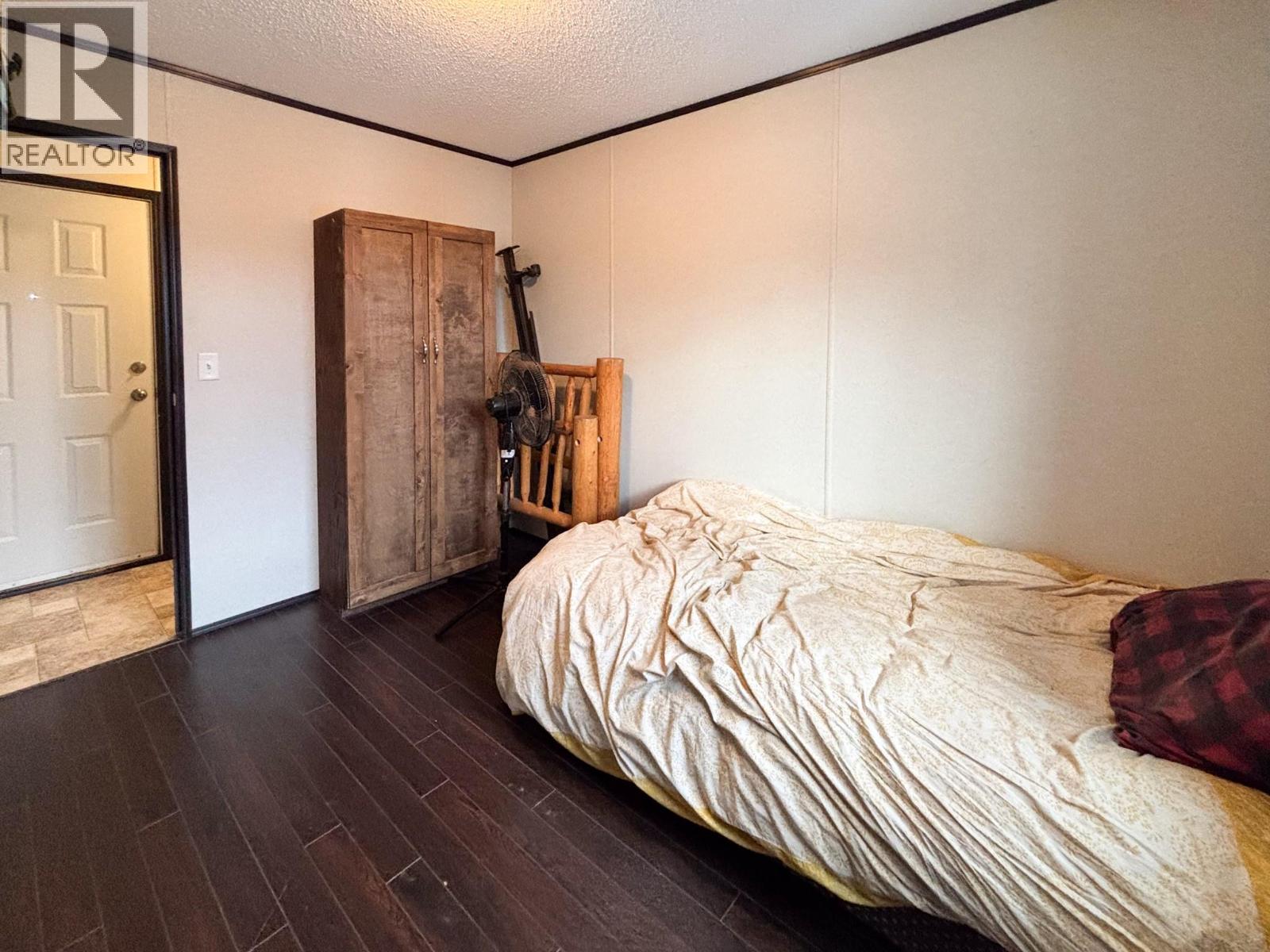 4821 CRESCENTWOOD Drive, Edgewater