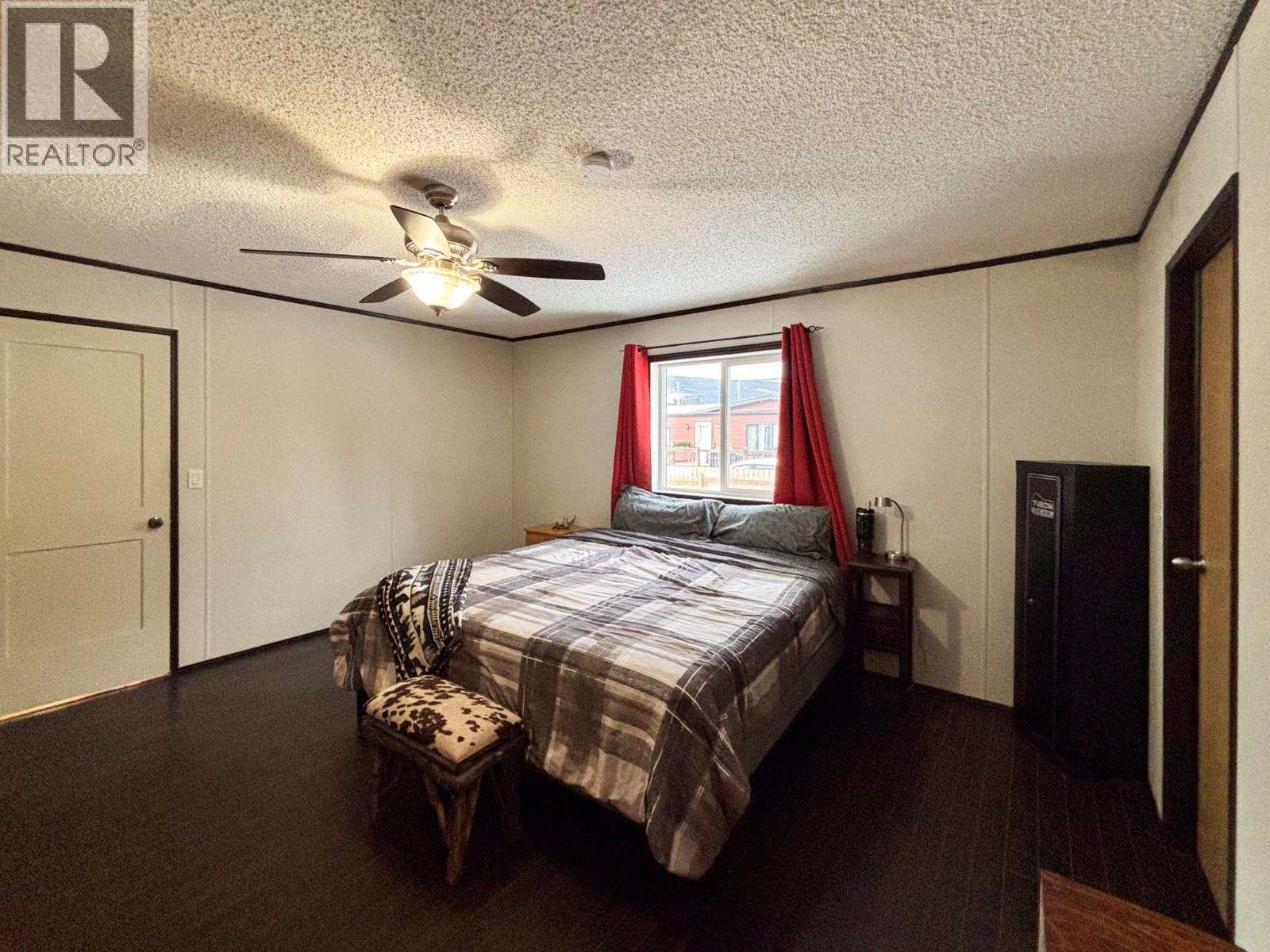 4821 CRESCENTWOOD Drive, Edgewater