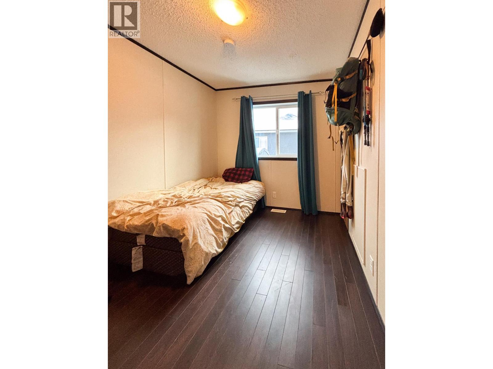 4821 CRESCENTWOOD Drive, Edgewater