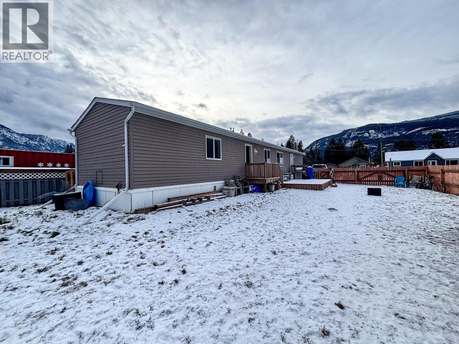 4821 CRESCENTWOOD Drive - 24