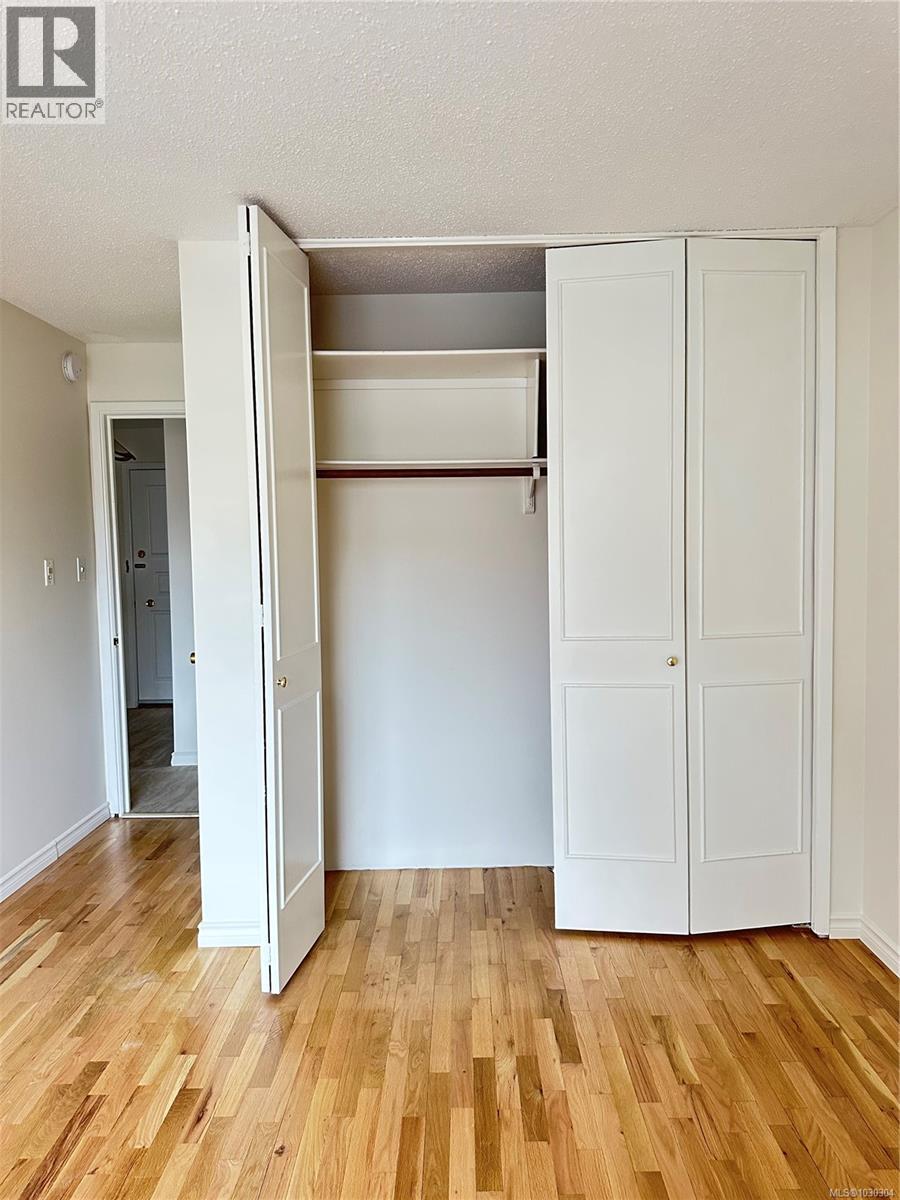 212 964 Heywood Ave, Victoria