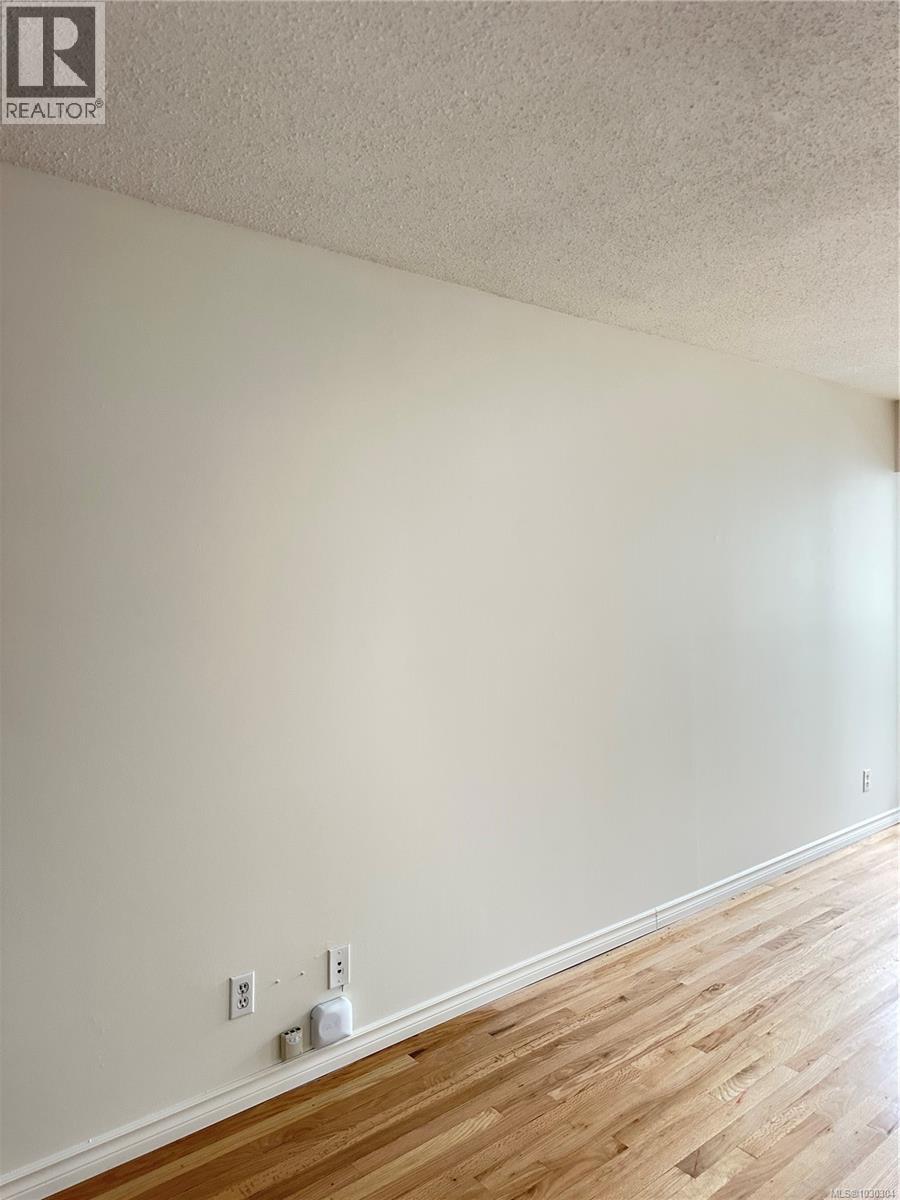 212 964 Heywood Ave, Victoria