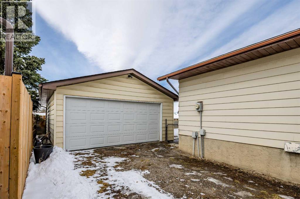 94 Glendale Way, Cochrane
