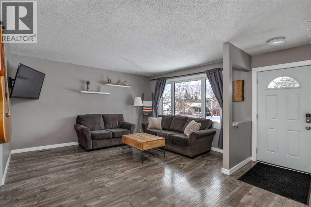 94 Glendale Way, Cochrane