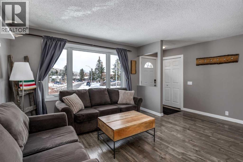 94 Glendale Way, Cochrane