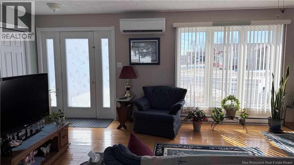 168 BEVERLY STREET - 3