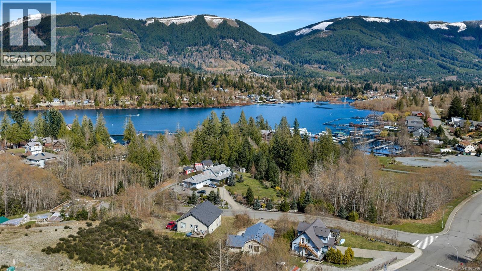 466 POINT IDEAL DR - 10