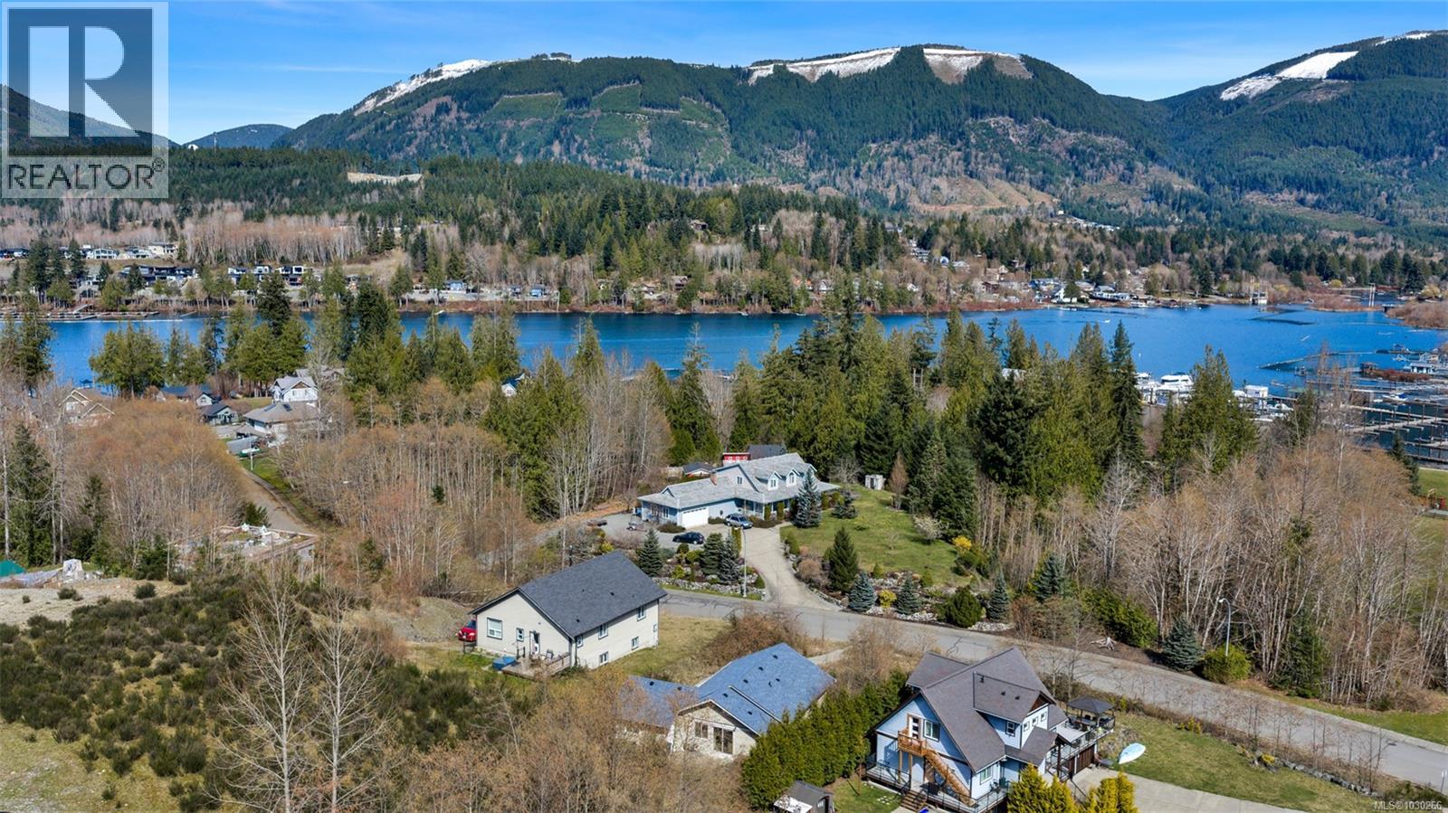 466 POINT IDEAL DR - 11