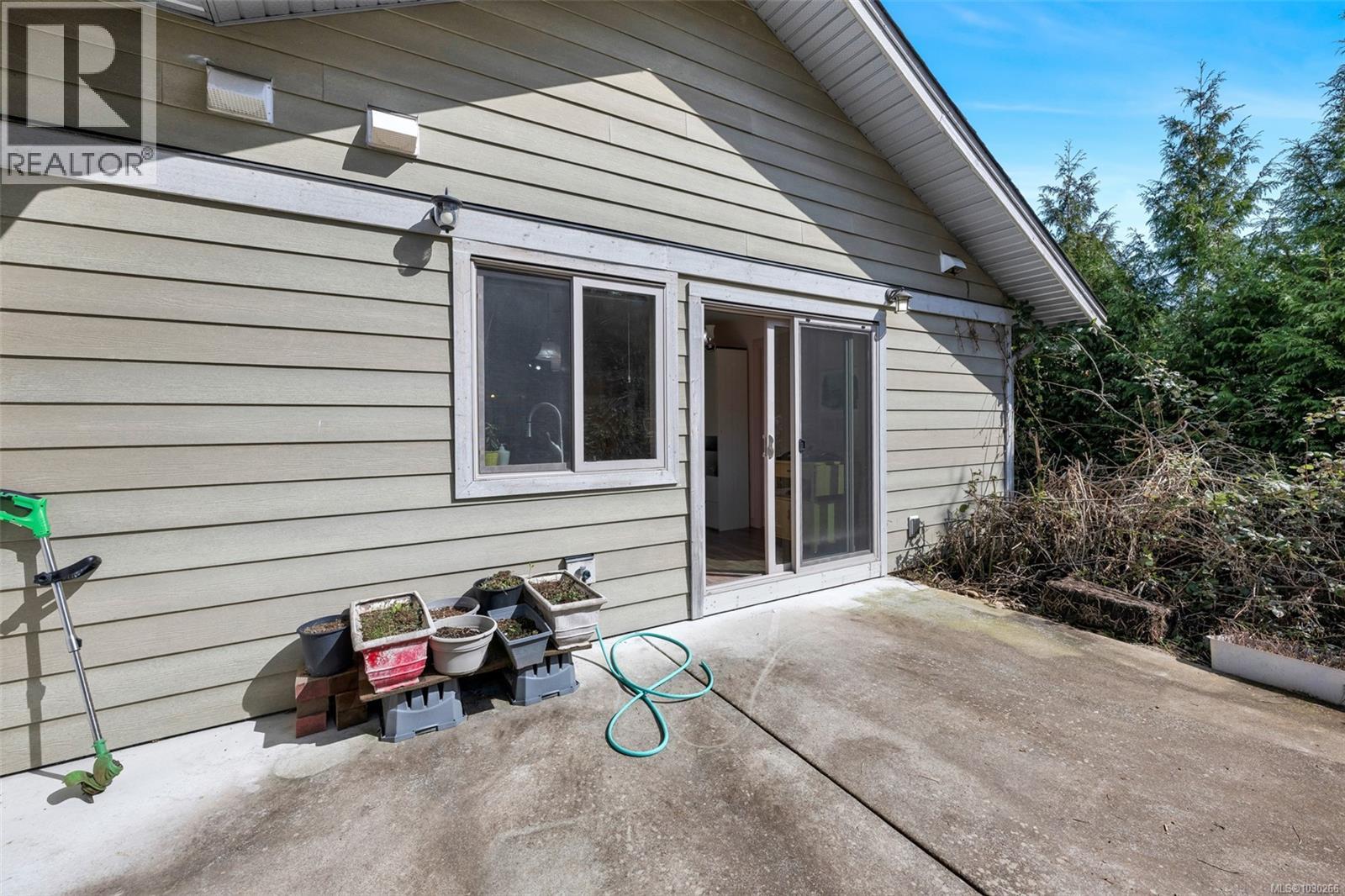 466 POINT IDEAL DR - 42