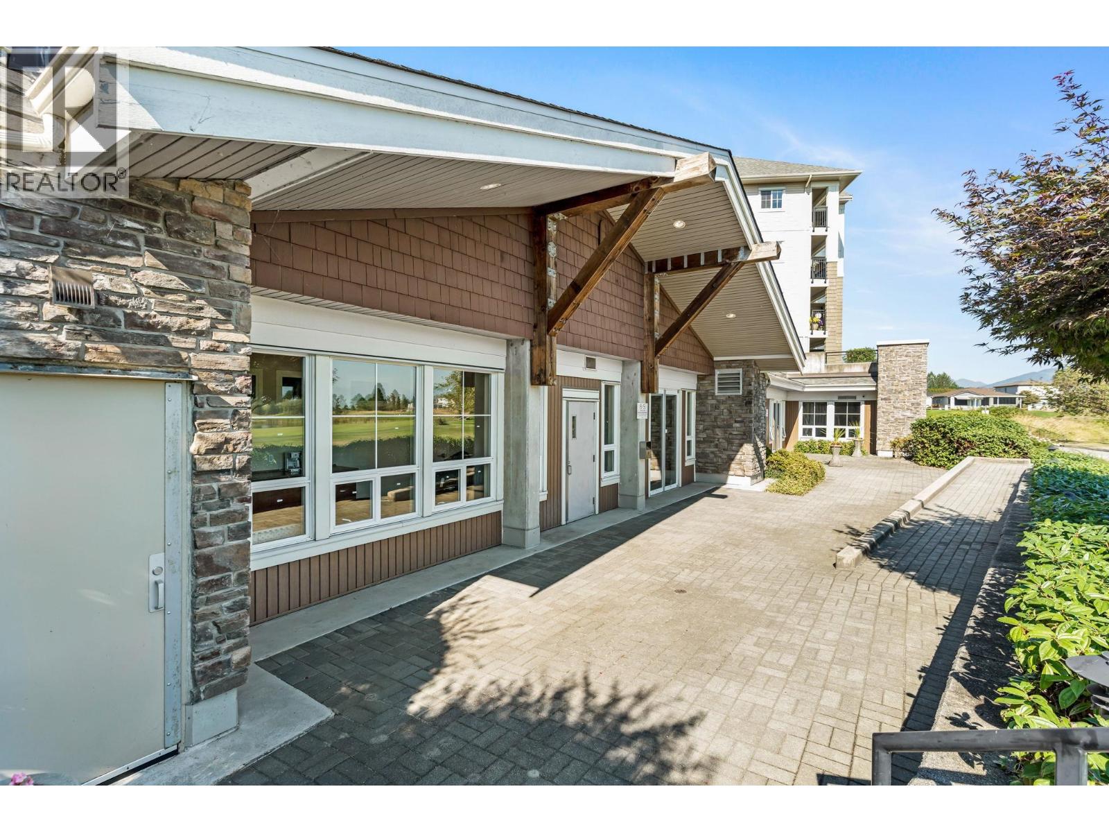 120 19677 MEADOW GARDENS WAY, Pitt Meadows