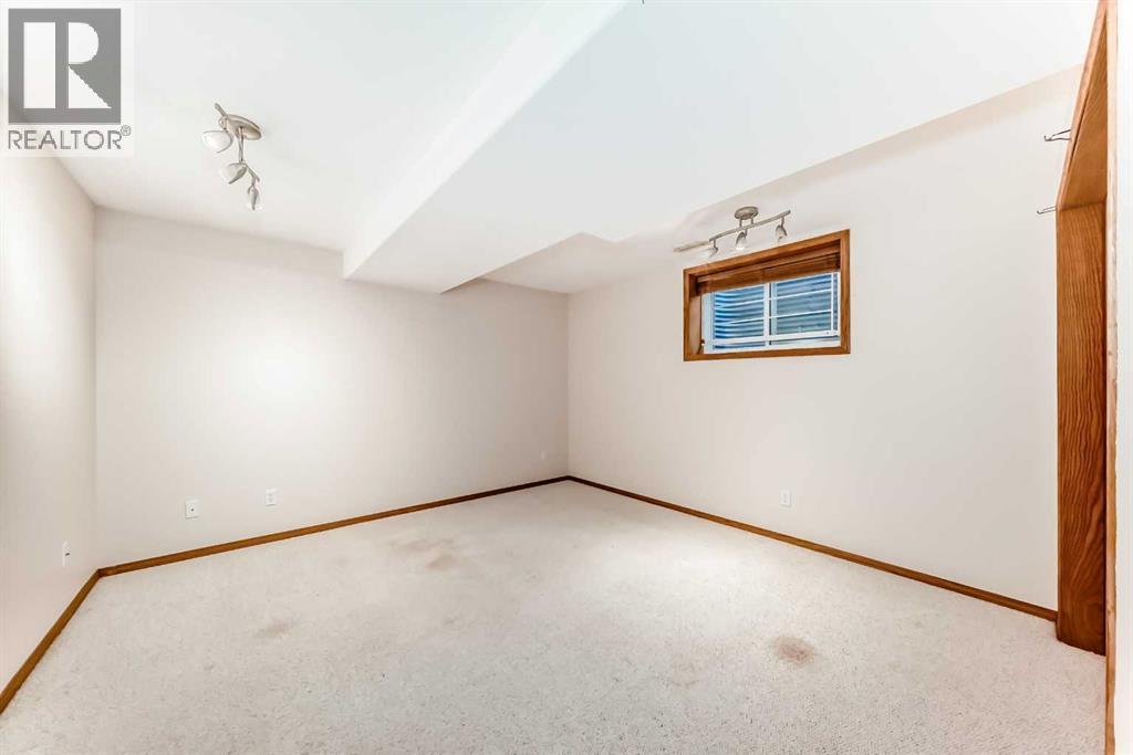 Single Family House Bungalow for Sale in  Somerglen Road SW Somerset Calgary 