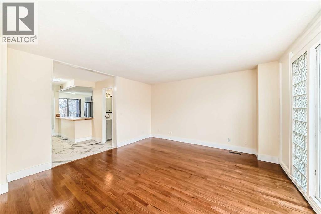 Single Family House for Sale in  Templeby Way NE Temple Calgary 