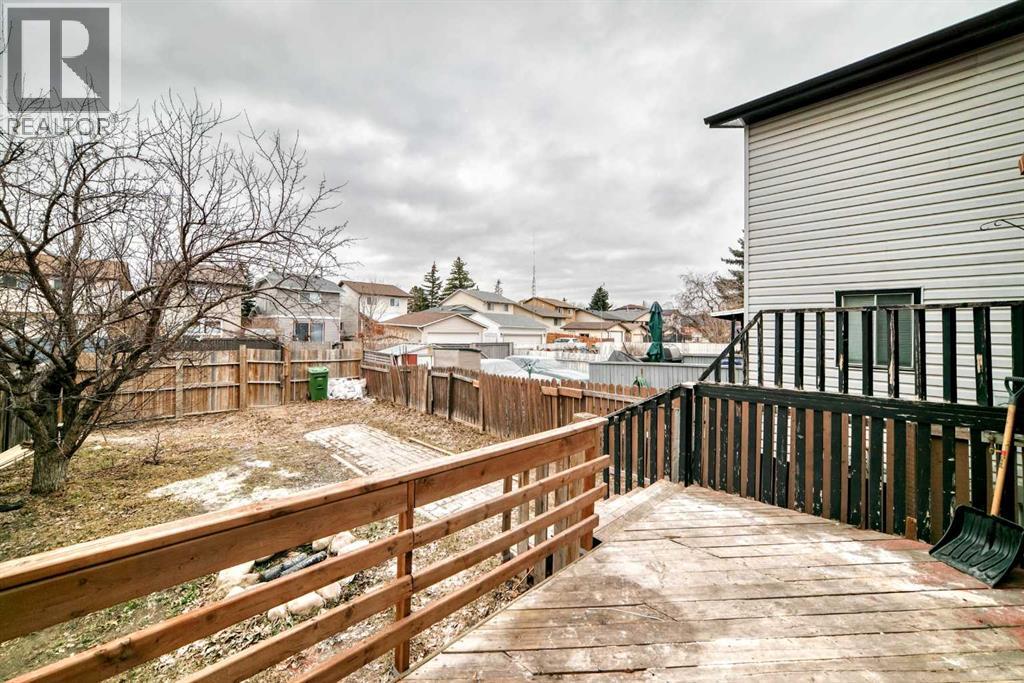 Single Family House for Sale in  Templeby Way NE Temple Calgary 