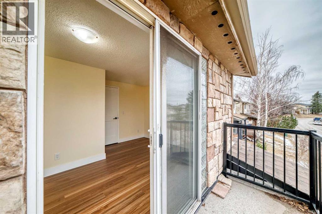 Single Family House for Sale in  Templeby Way NE Temple Calgary 