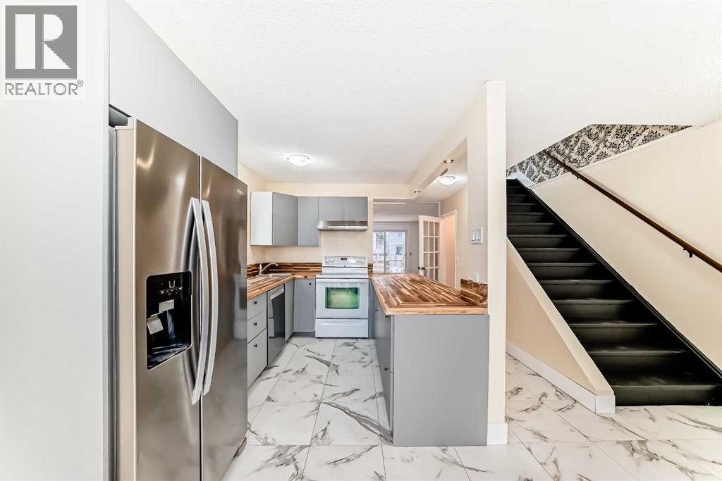 Single Family House for Sale in  Templeby Way NE Temple Calgary 