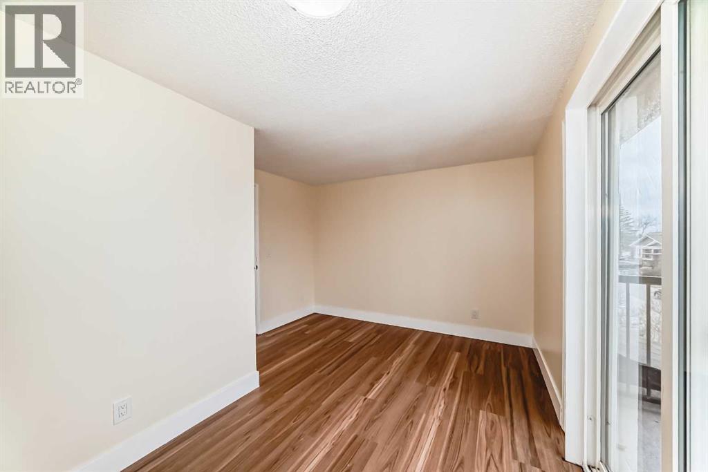 Single Family House for Sale in  Templeby Way NE Temple Calgary 