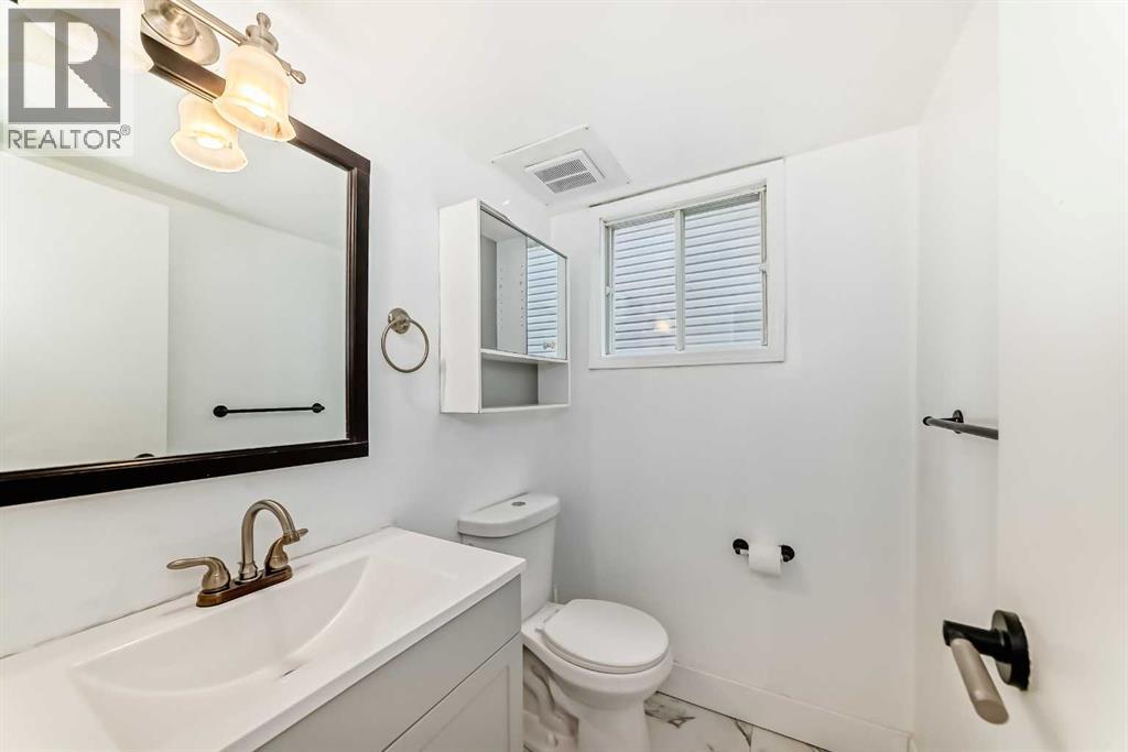 Single Family House for Sale in  Templeby Way NE Temple Calgary 