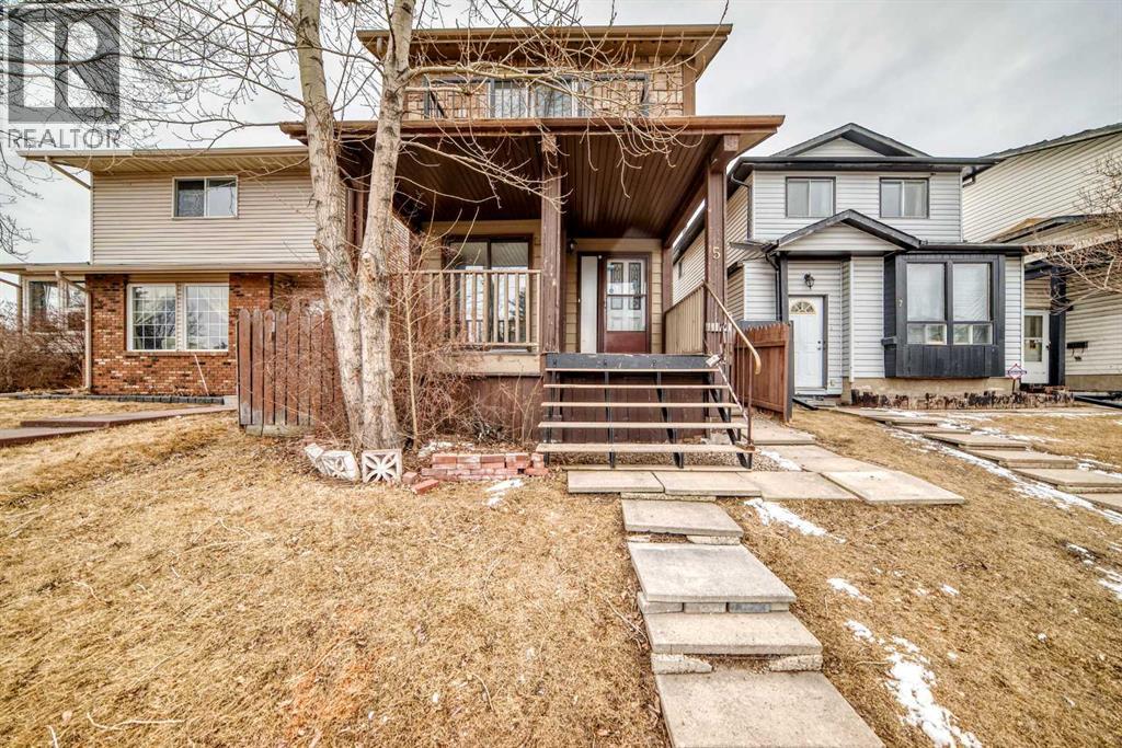 Single Family House for Sale in  Templeby Way NE Temple Calgary 