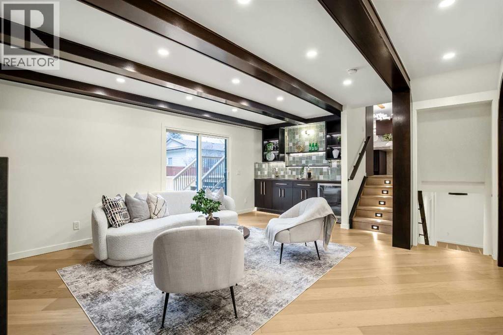 Single Family House 4 Level for Sale in  Oakridge Place SW Oakridge Calgary 