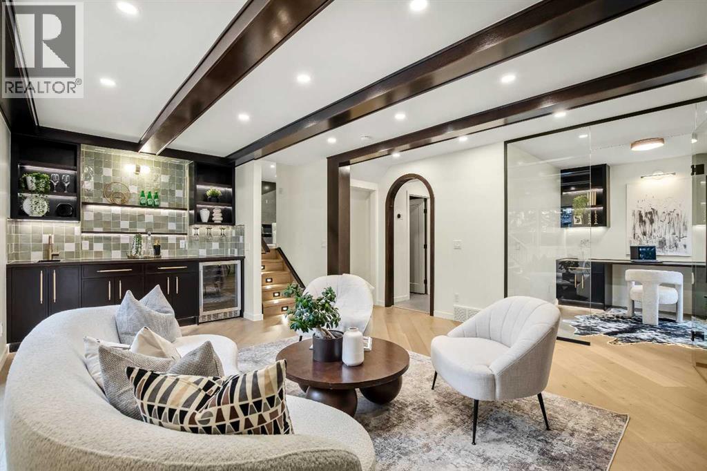 Single Family House 4 Level for Sale in  Oakridge Place SW Oakridge Calgary 