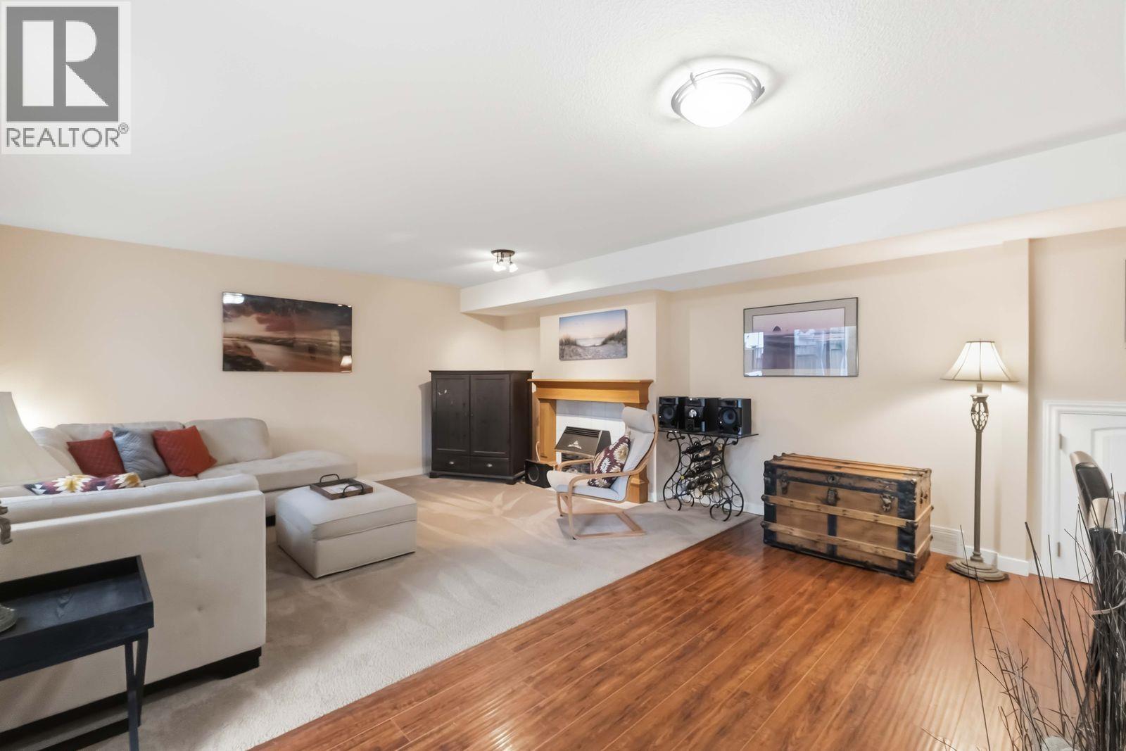 8 20888 MCKINNEY AVENUE, Maple Ridge