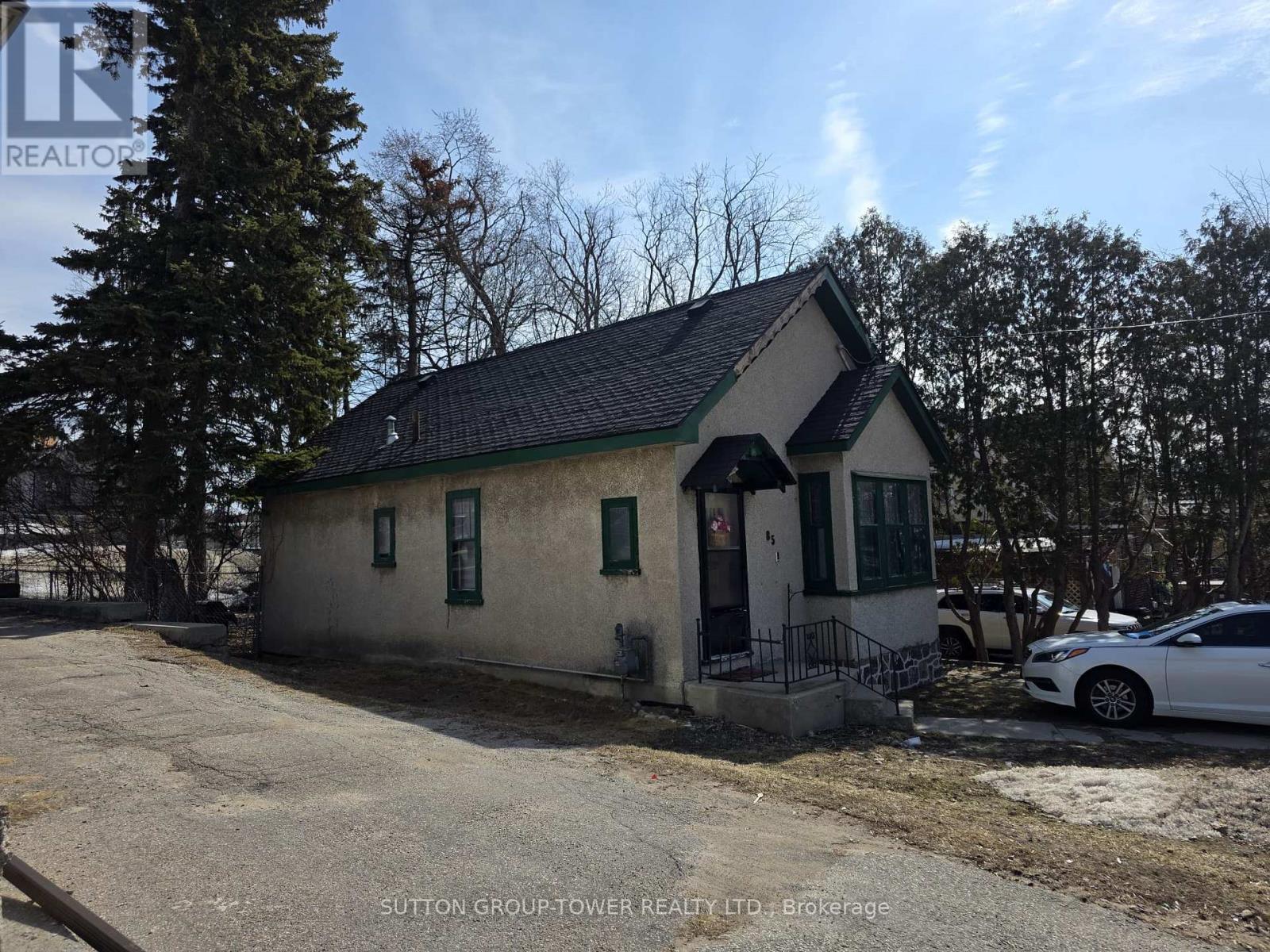 85 MAPLE AVENUE - 3