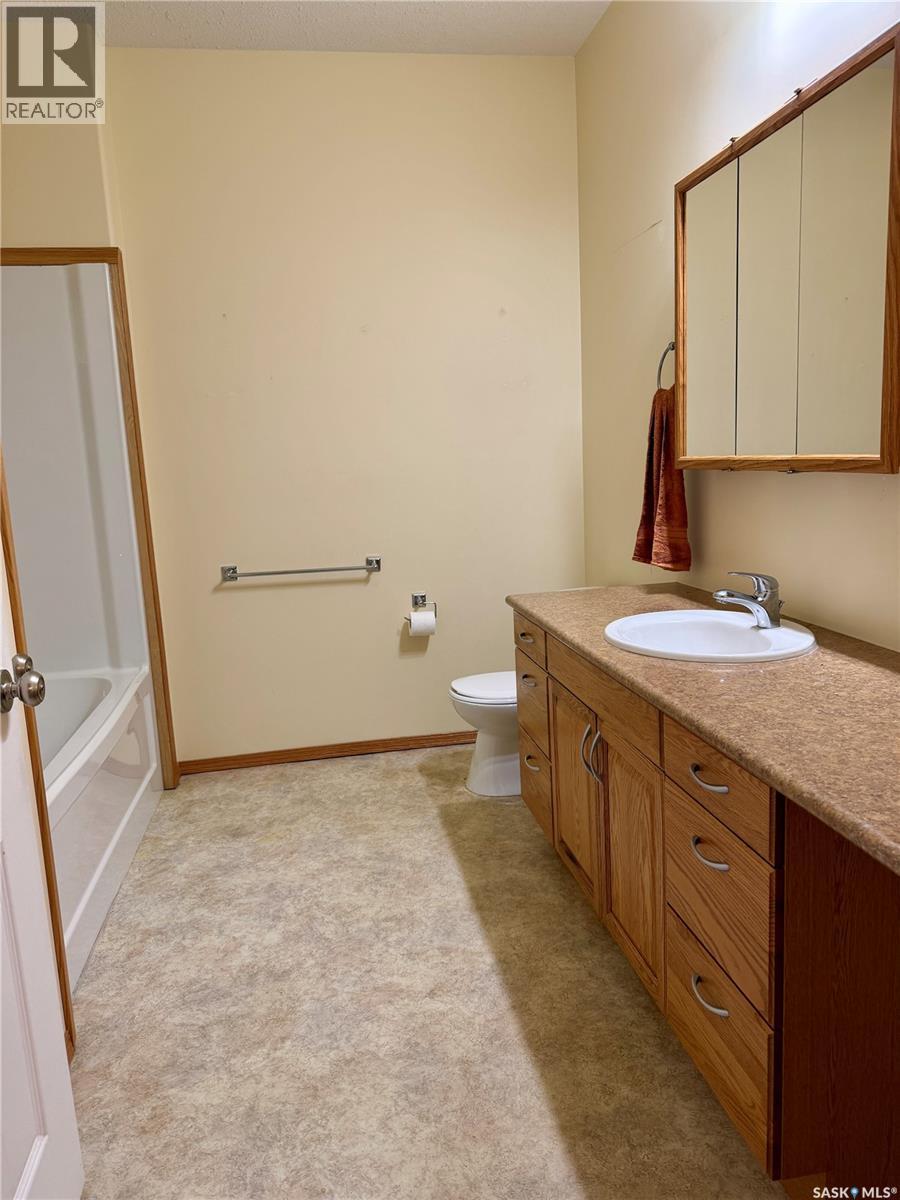 #330 1ST STREET W - 12