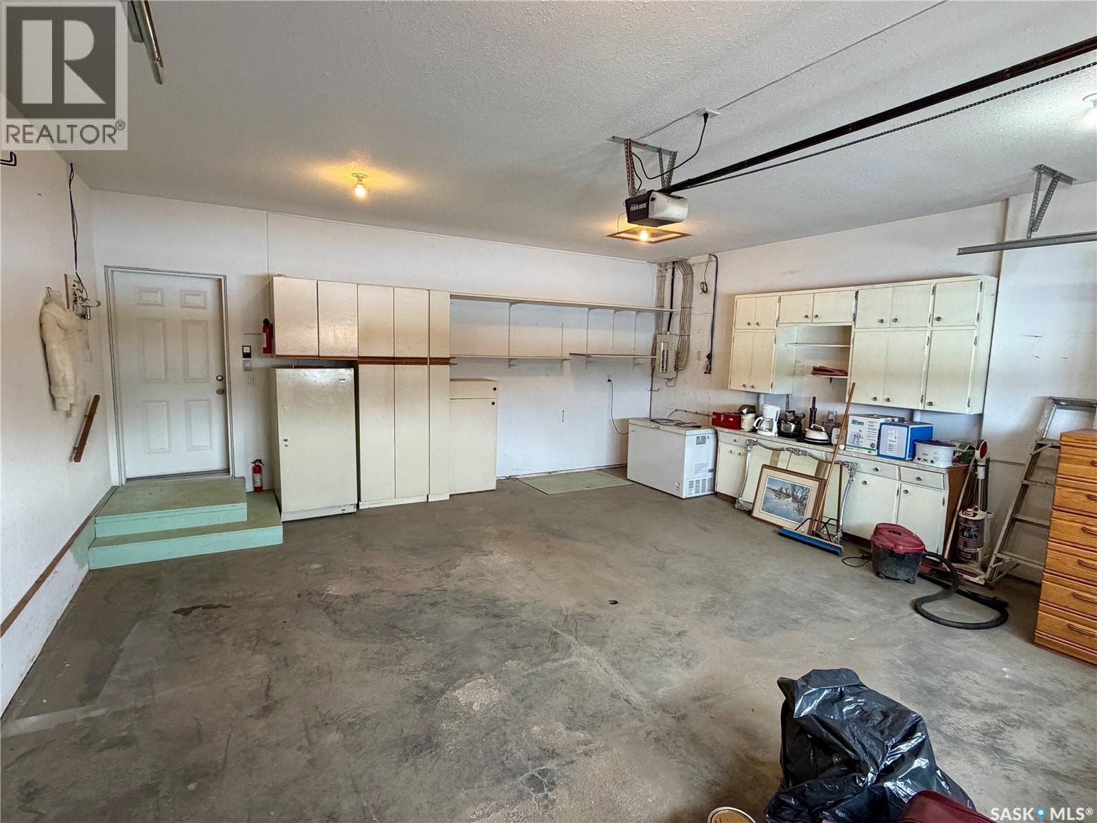 #330 1ST STREET W - 19