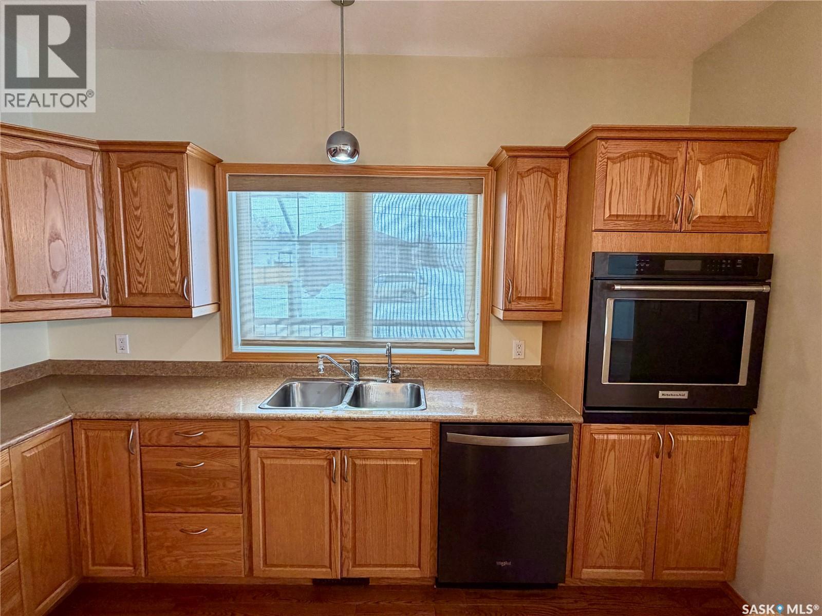 #330 1ST STREET W - 6