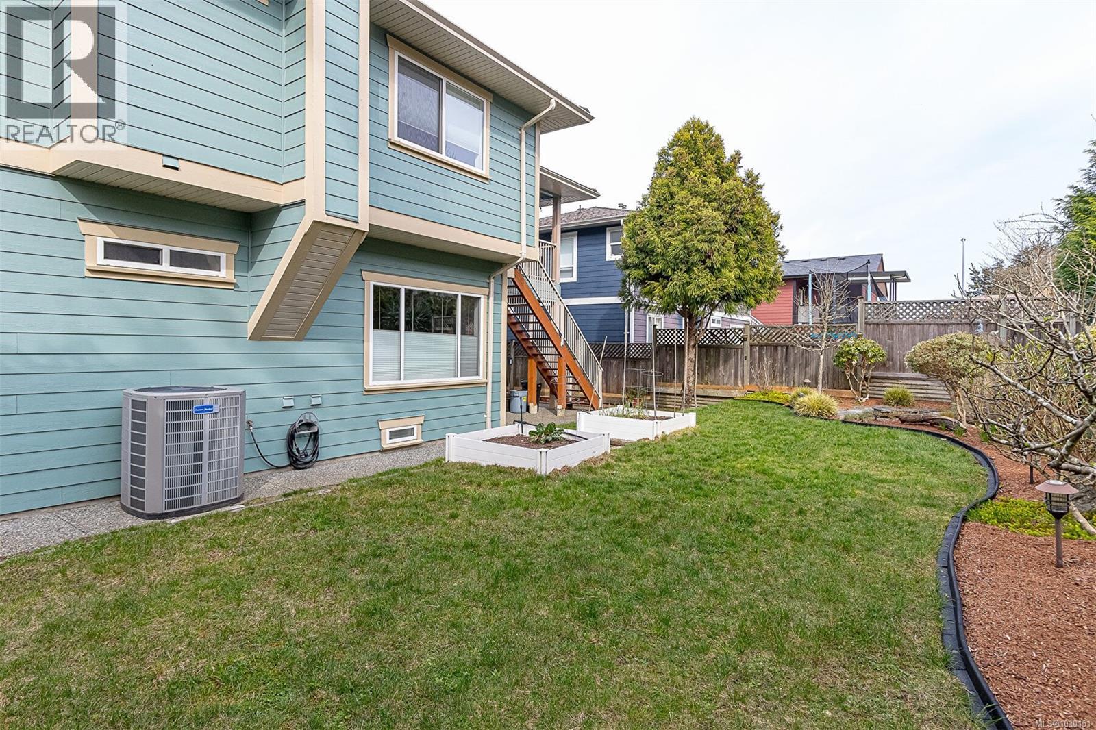 6509 KESTREL CRES - 83