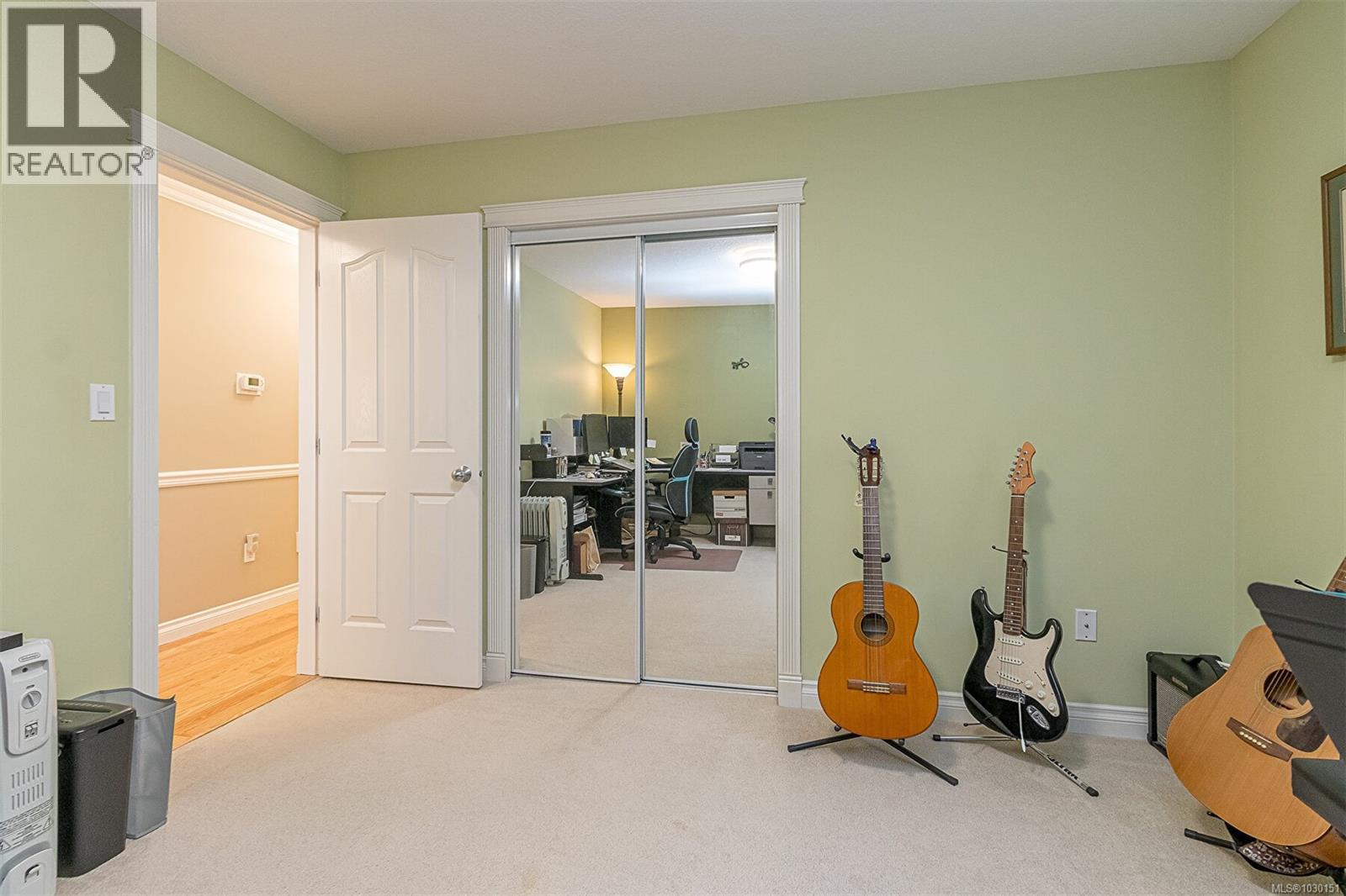 6509 KESTREL CRES - 48