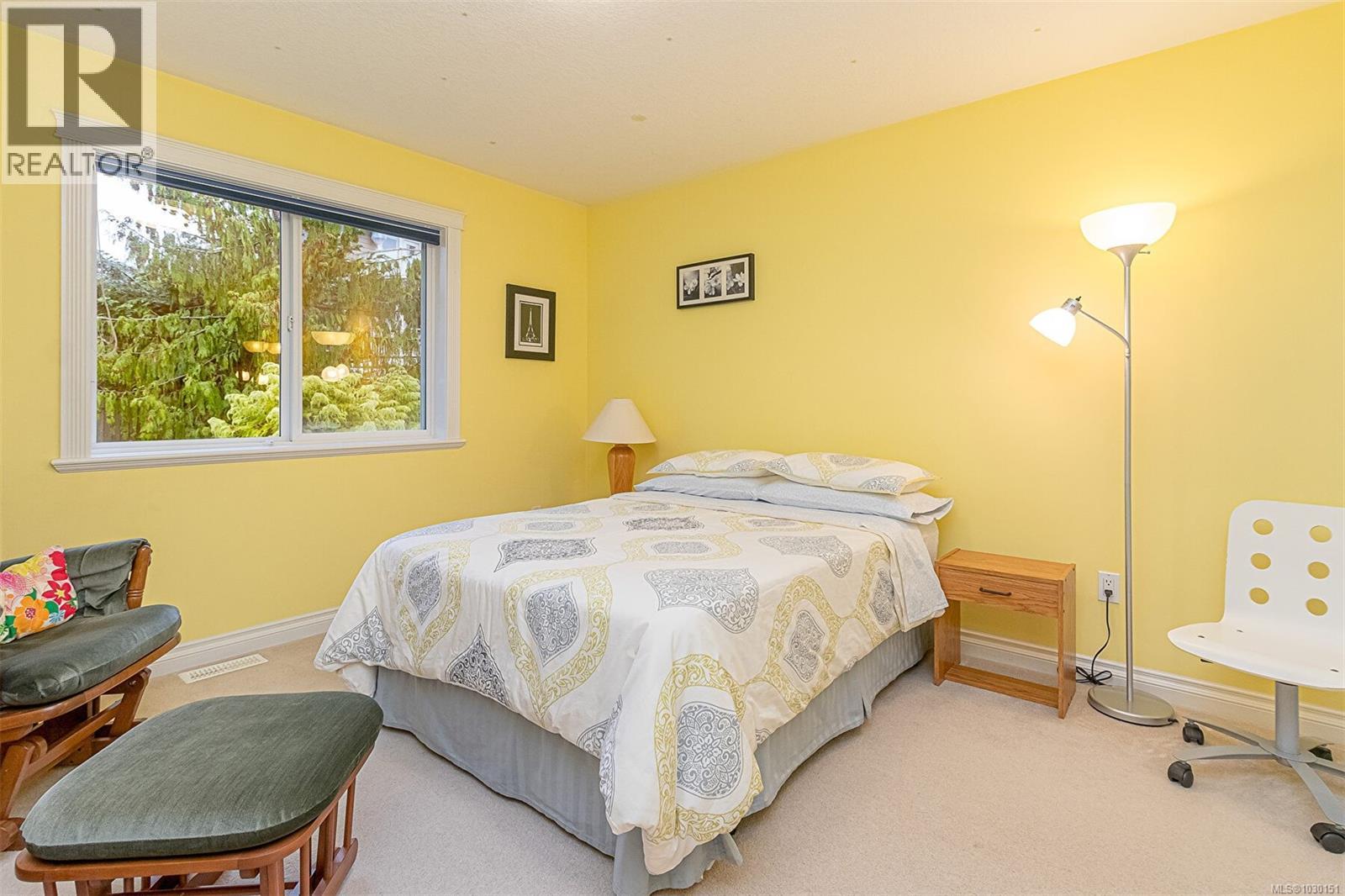 6509 KESTREL CRES - 44