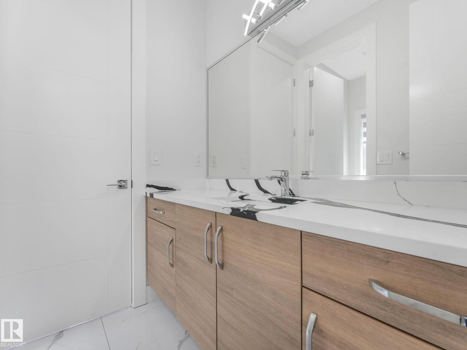 120 38 ST SW, Edmonton