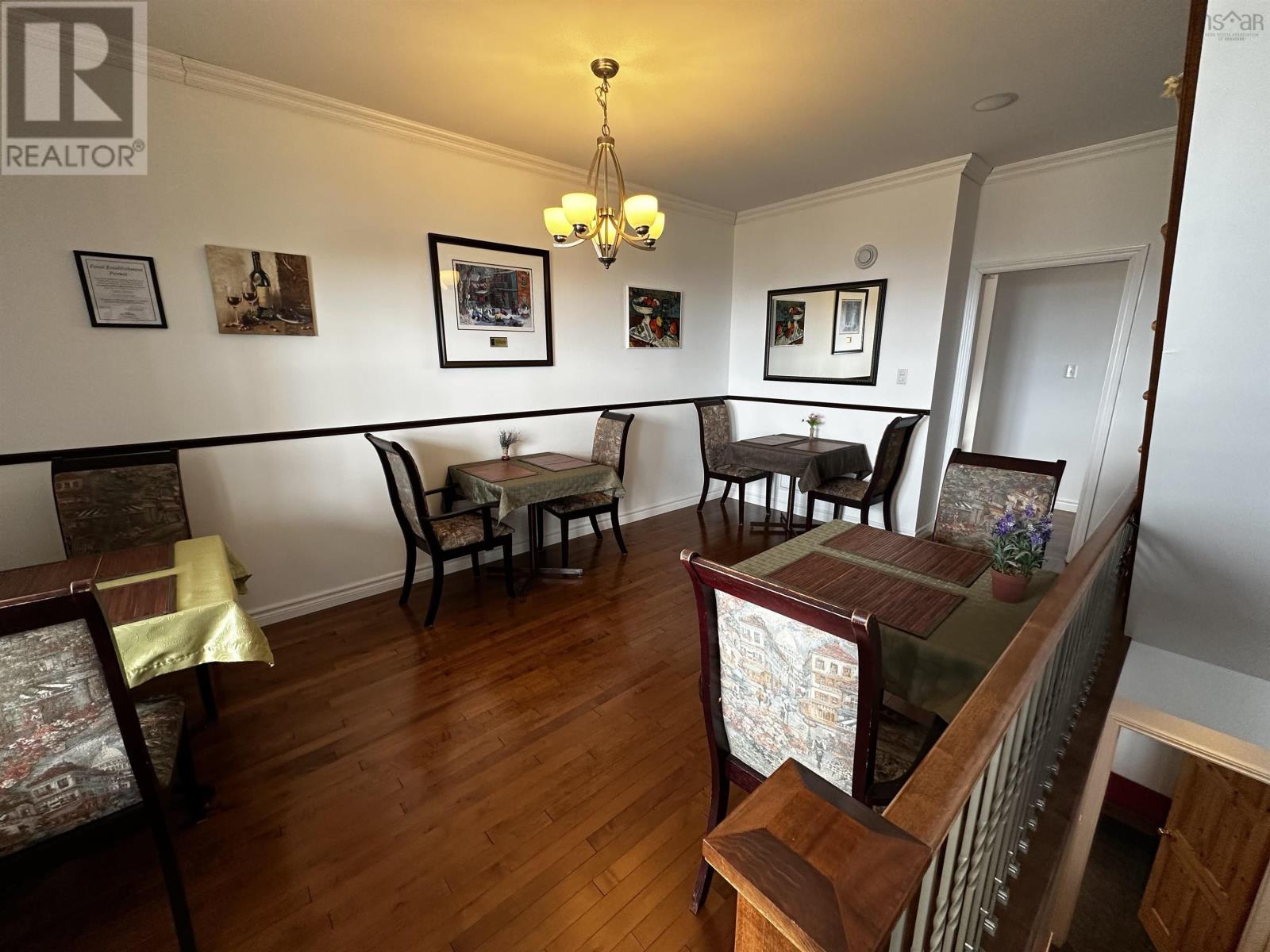 Property 24 of 33 of 109 High Road