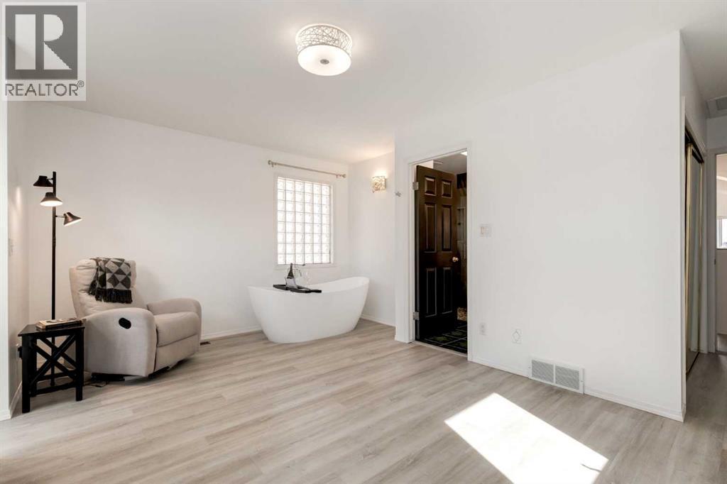 Single Family House for Sale in   Avenue SW Parkhill Calgary 