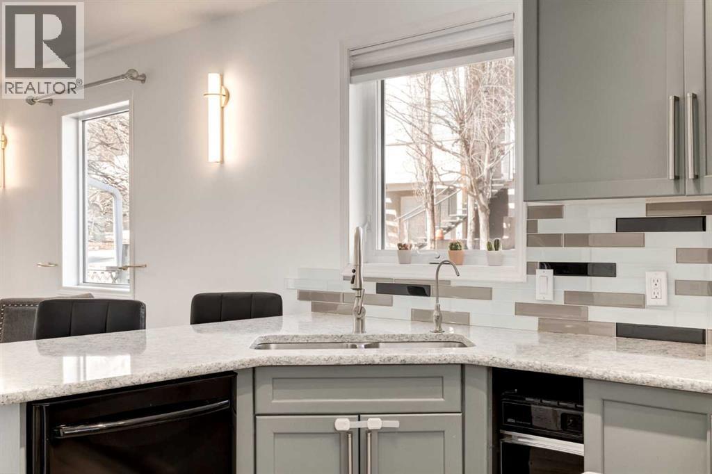 Single Family House for Sale in   Avenue SW Parkhill Calgary 